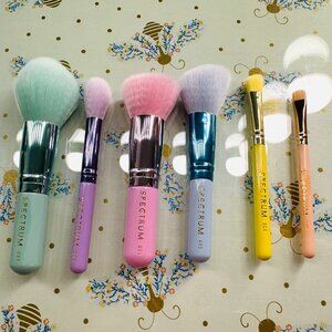 3464 DISNEY MINI BRUSH  SET SPECTRUM MINNIE COLLECTION MAKEUP BRUSH SET